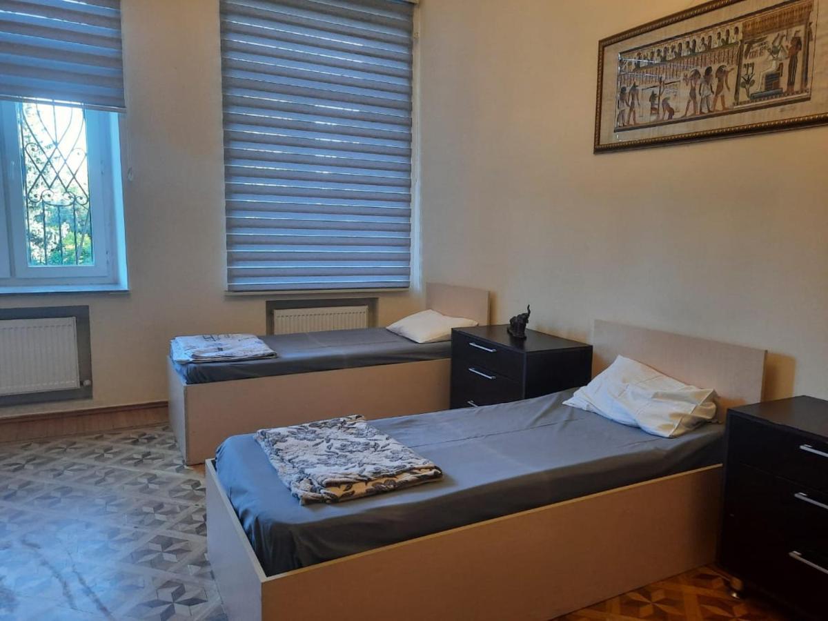Centrum Hotel&Hostel Баку Экстерьер фото