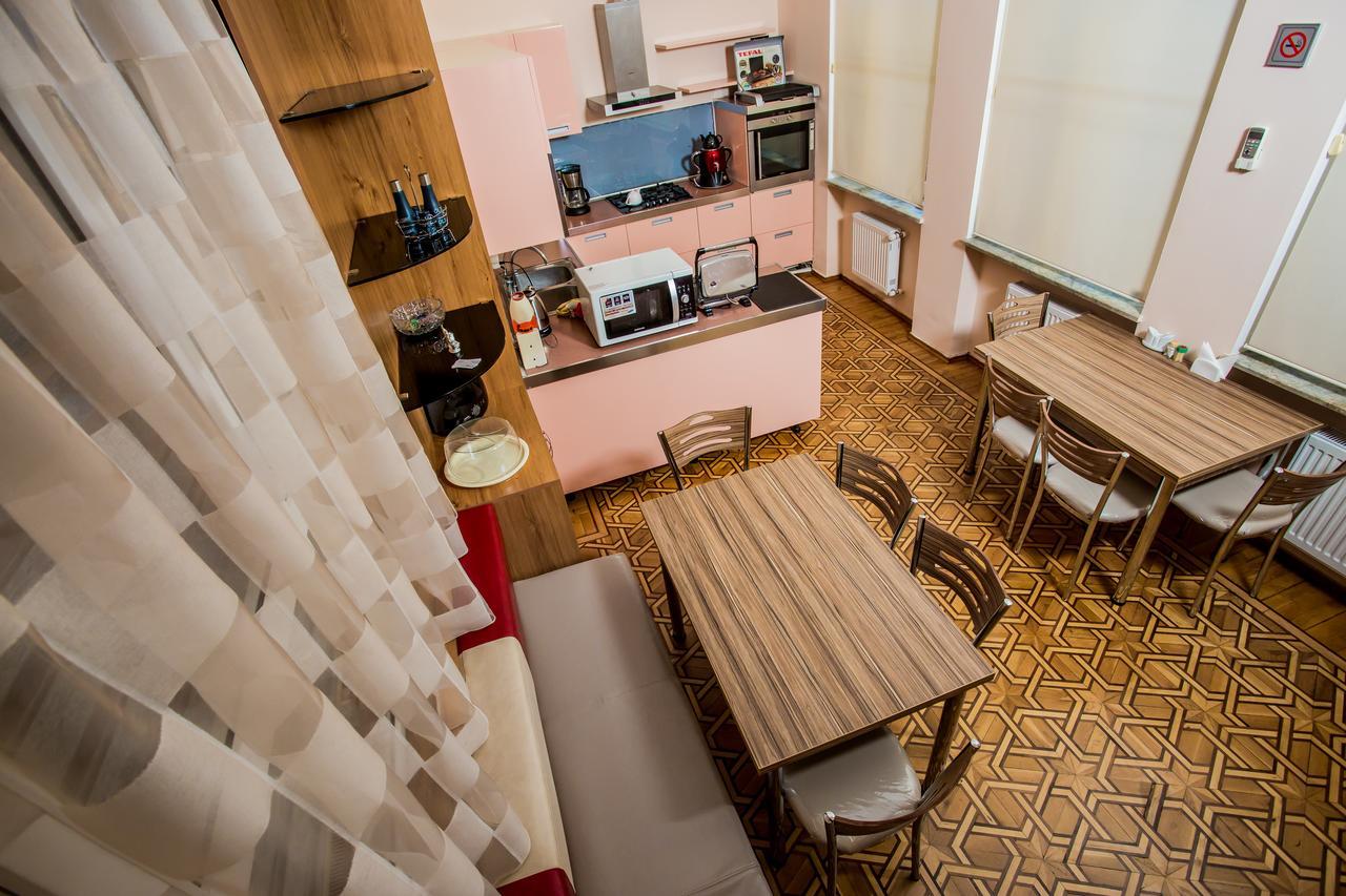 Centrum Hotel&Hostel Баку Экстерьер фото
