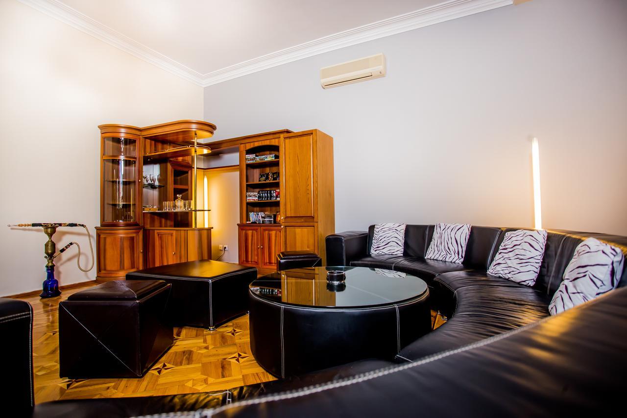 Centrum Hotel&Hostel Баку Экстерьер фото