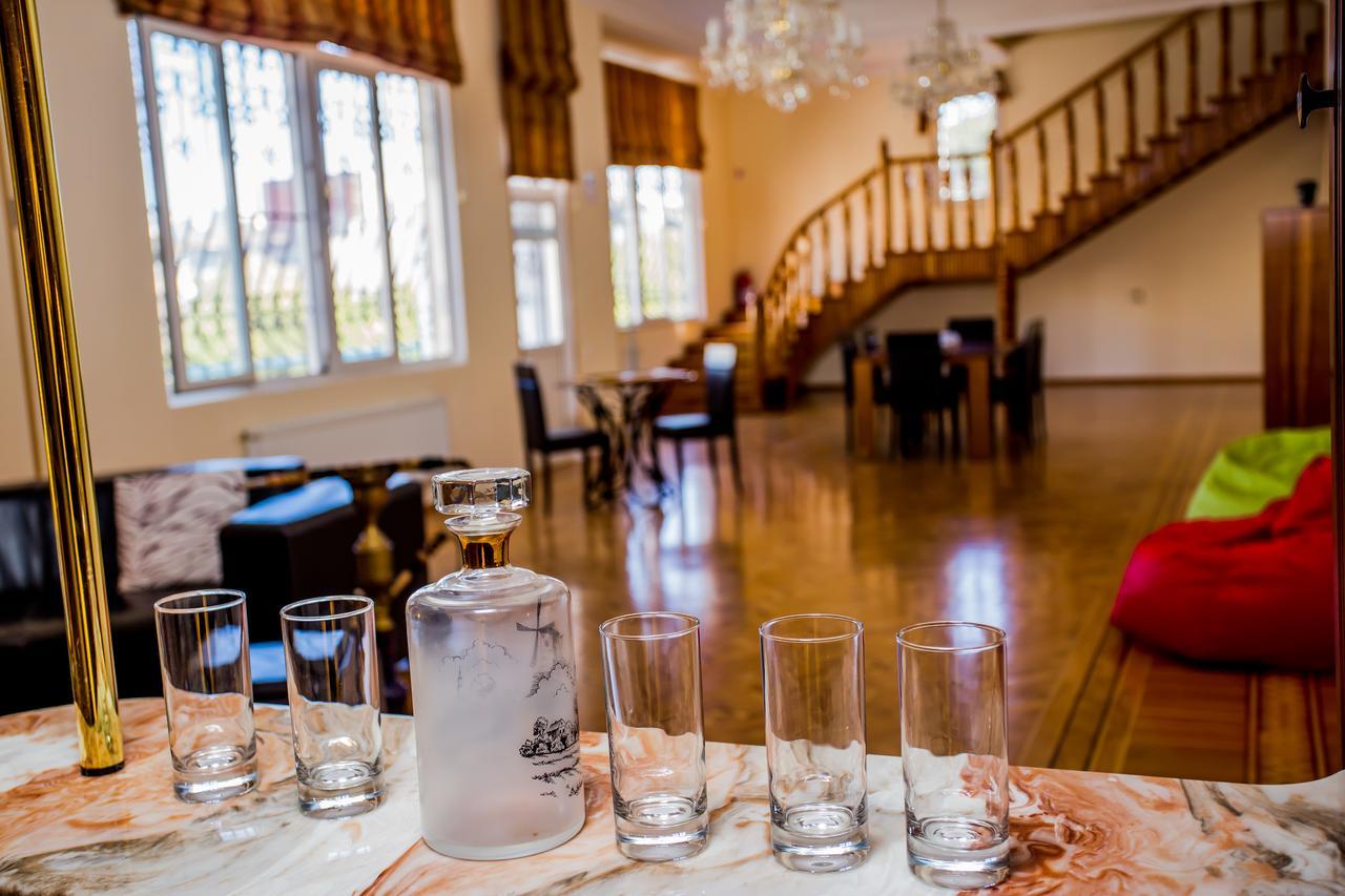 Centrum Hotel&Hostel Баку Экстерьер фото