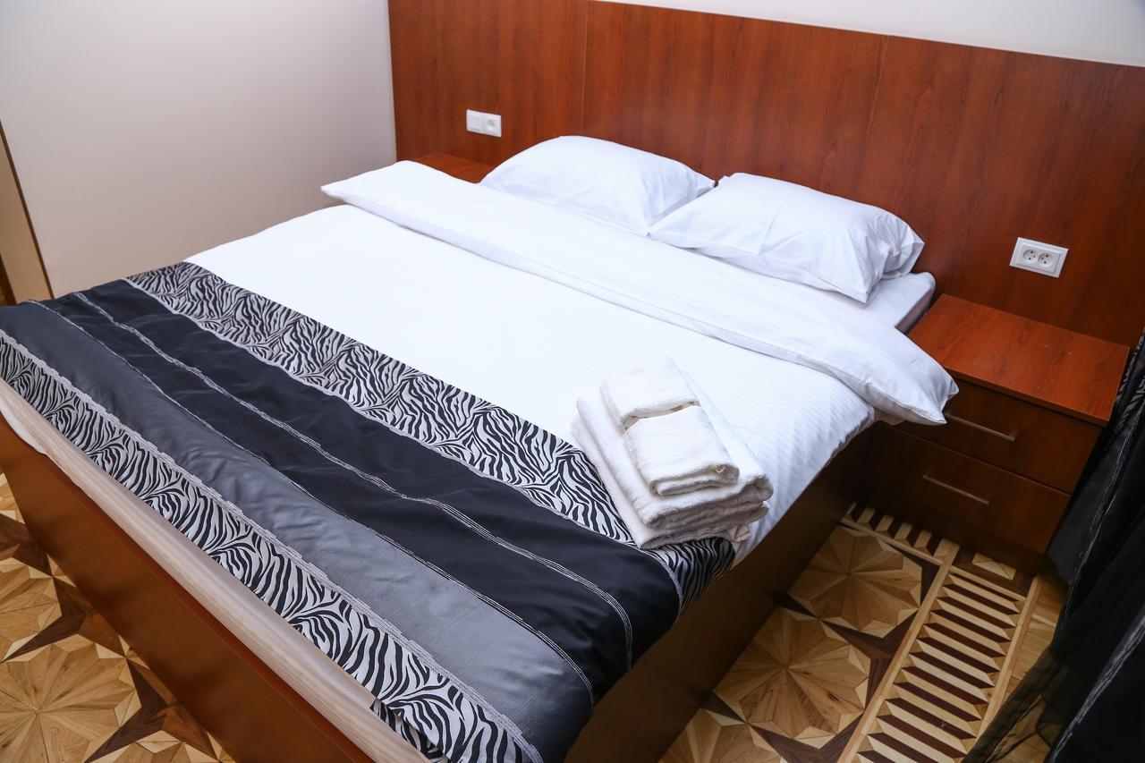 Centrum Hotel&Hostel Баку Экстерьер фото