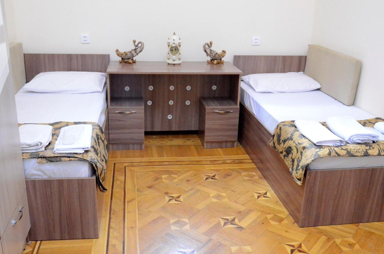 Centrum Hotel&Hostel Баку Экстерьер фото