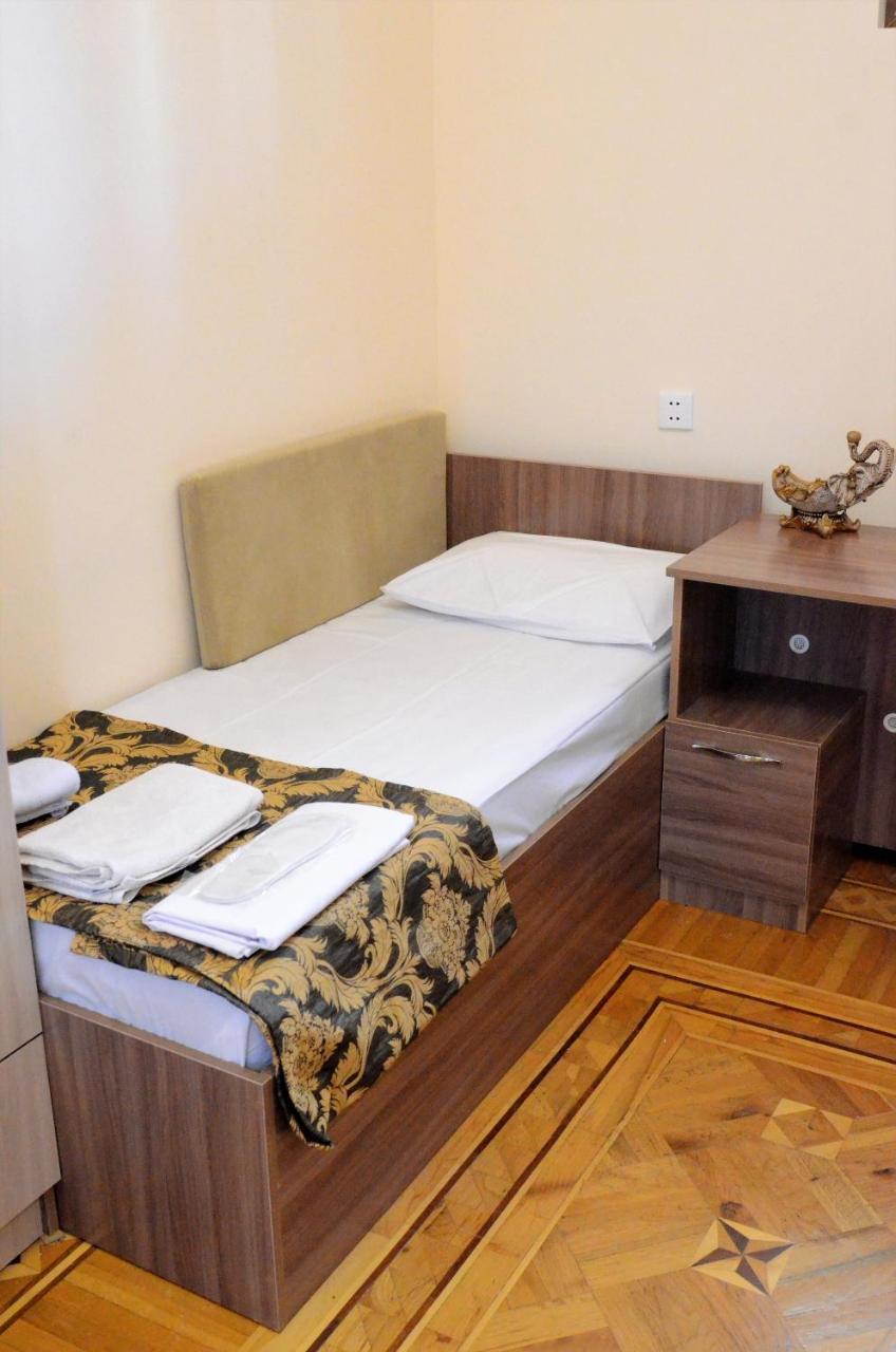 Centrum Hotel&Hostel Баку Экстерьер фото