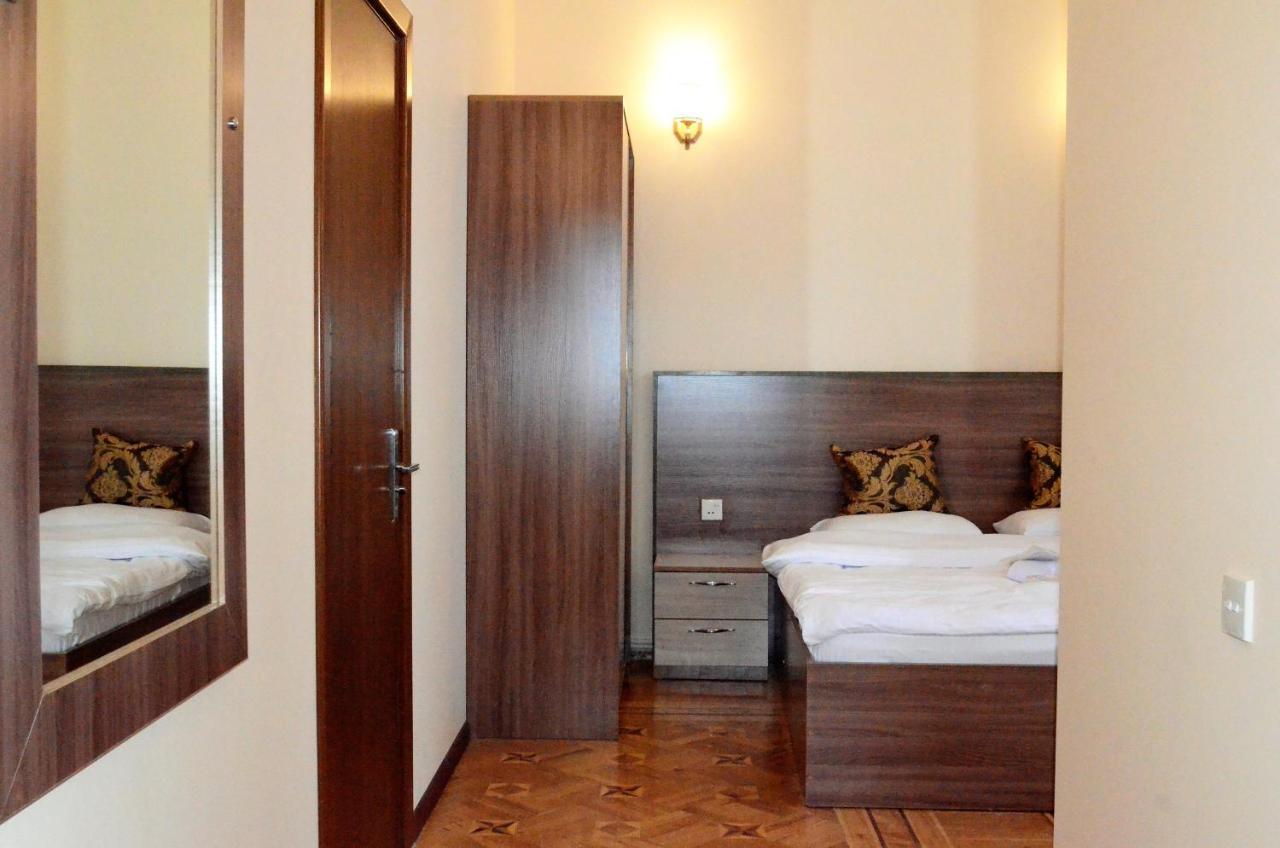 Centrum Hotel&Hostel Баку Экстерьер фото