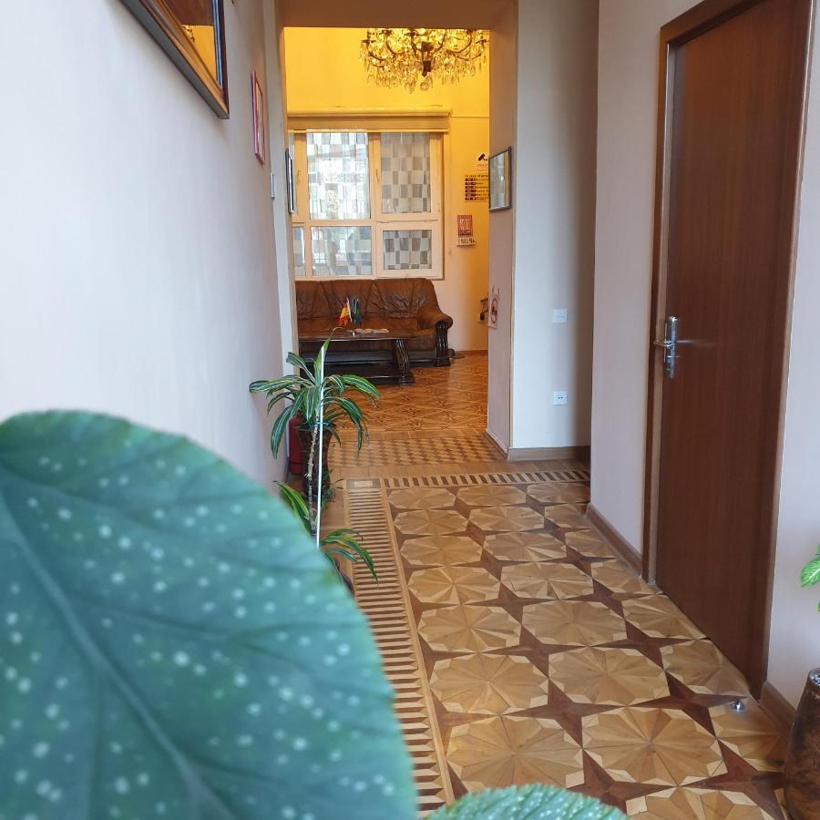 Centrum Hotel&Hostel Баку Экстерьер фото